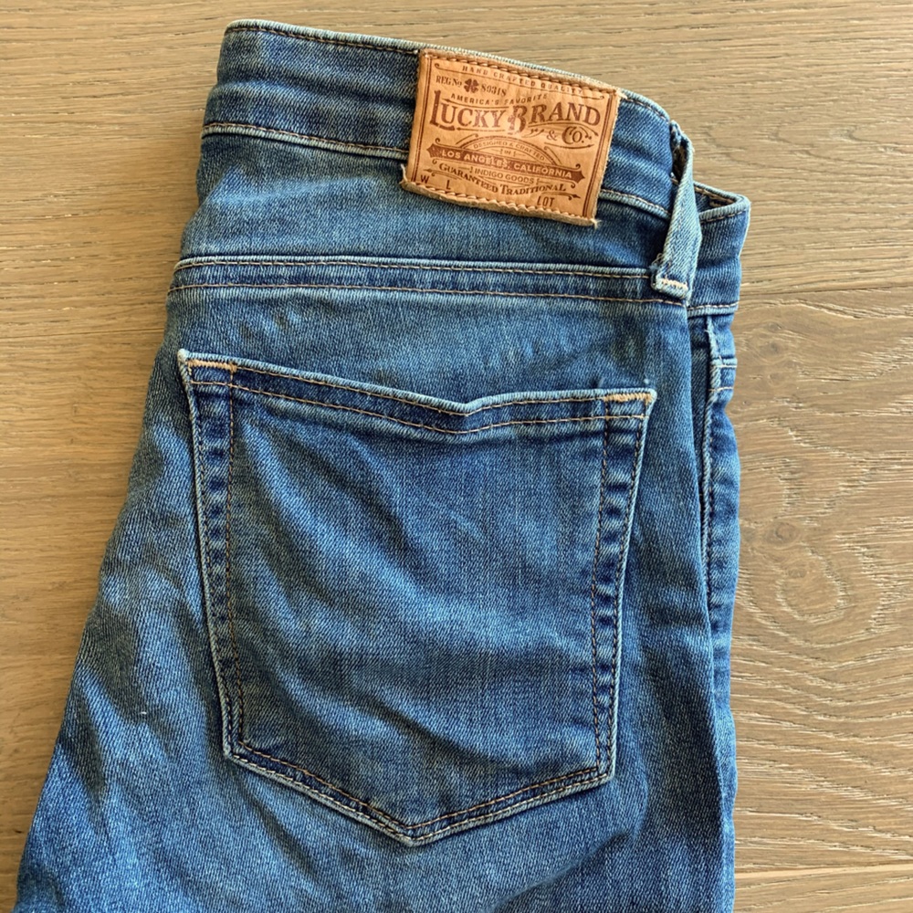 Lucky Brand // Skinny Jeans // Medium Wash // 00 or 24